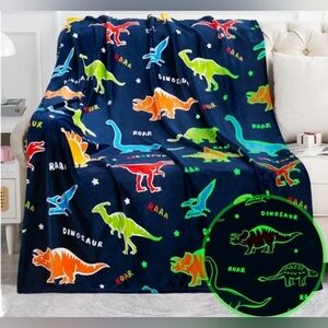 NIB Dino Glow in The Dark Blanket